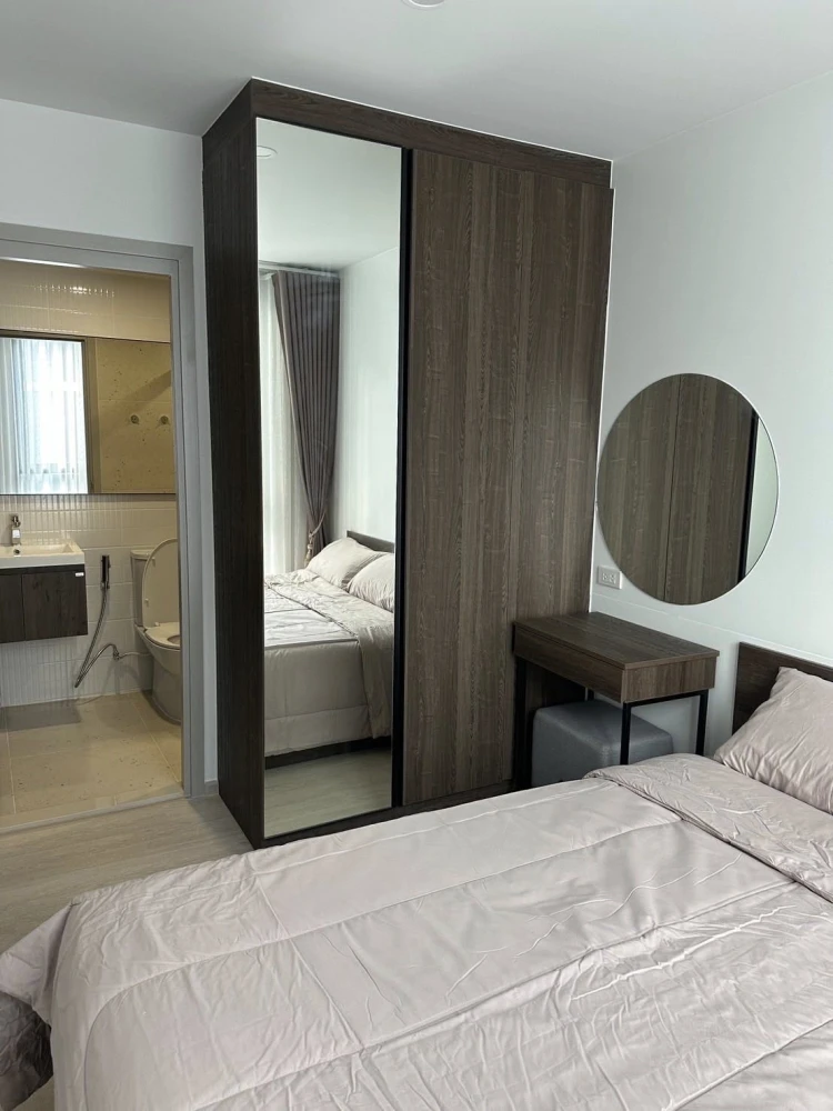 For rent: Nue Cross Khu Khot Station, 4th floor, corner room, swimming pool view, fully furnished, ready to move in, reserve now