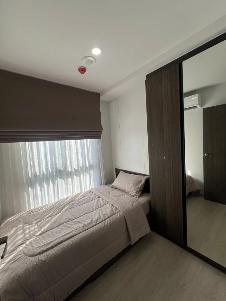 For rent: Nue Cross Khu Khot Station, 4th floor, corner room, swimming pool view, fully furnished, ready to move in, reserve now