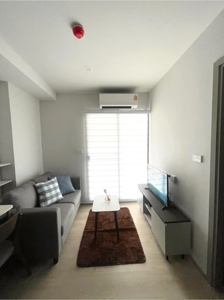 For rent: Nue Cross Khu Khot Station, 4th floor, Building A, corner room, balcony facing north, not hot, private, reserve now.