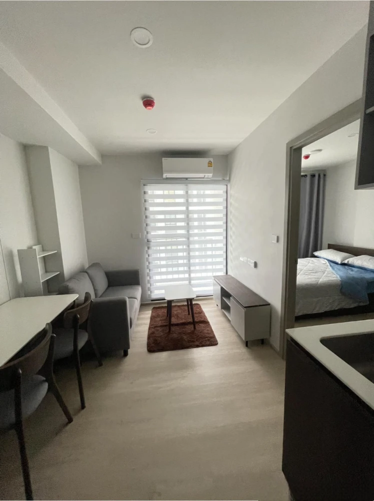 For rent: Nue Cross Khu Khot Station, 4th floor, Building A, corner room, balcony facing north, not hot, private, reserve now.