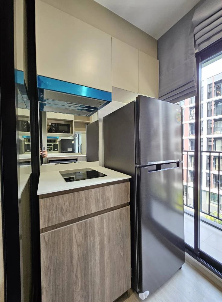 For rent: Nue Cross Khu Khot Station, 5th floor, pool view, beautiful room, fully furnished, nice to live in, book now.