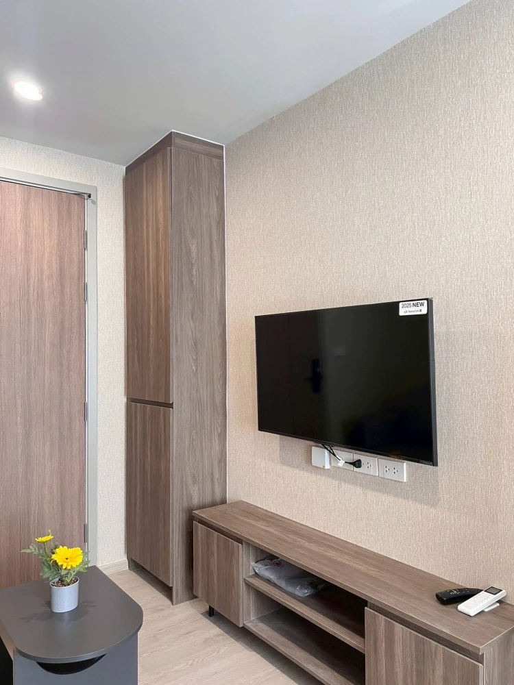 Apartment for rent near Nue Cross Khu Khot Station, garden view, fully furnished. Book now!