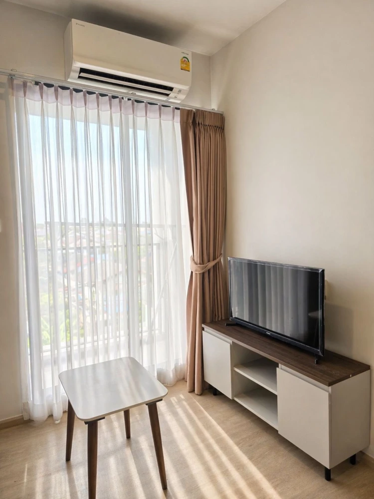 For rent: Nue Cross Khu Khot Station, 5th floor unit. Great location, convenient transportation, fully furnished. Don't miss out!