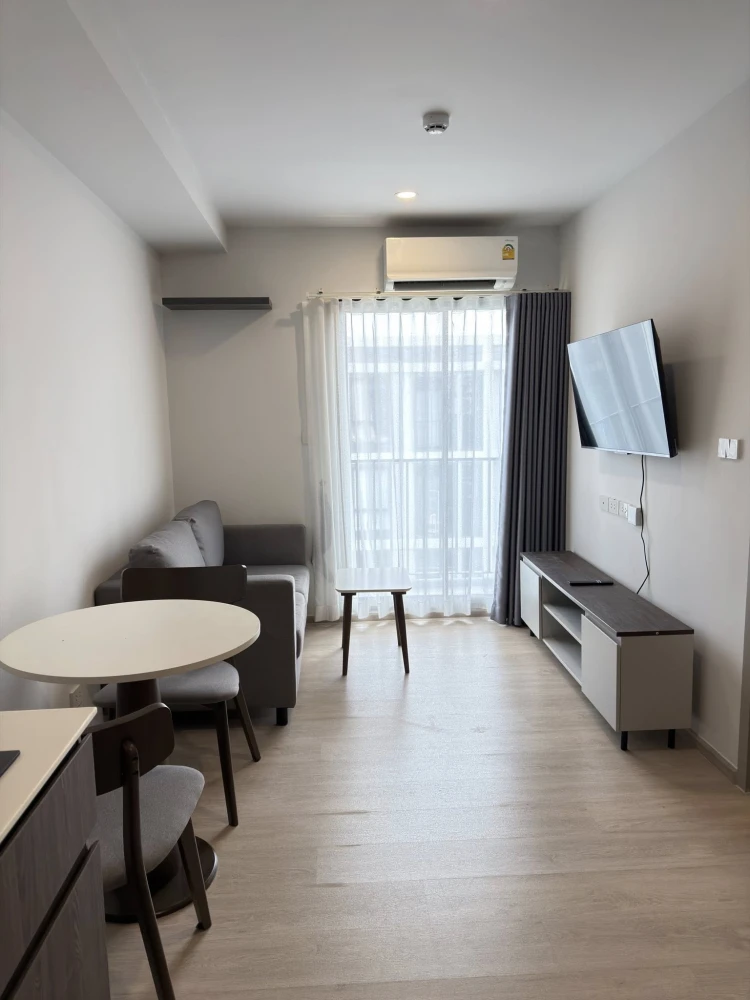 For rent: Nue Cross Khu Khot Station, 8th floor unit with beautiful garden view and fully furnished. Don't miss out!