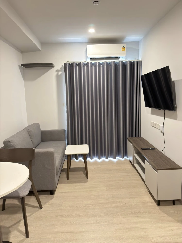 For rent: Nue Cross Khu Khot Station, 8th floor unit with beautiful garden view and fully furnished. Don't miss out!