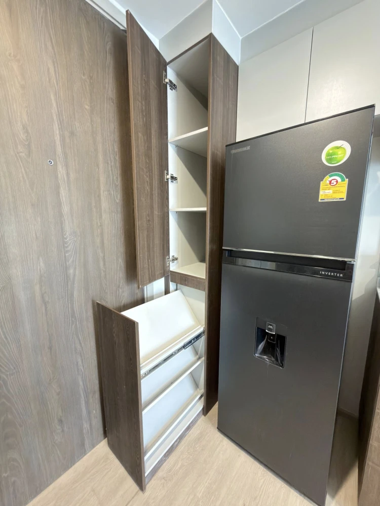 For rent: Nue Cross Khu Khot Station, 8th floor unit with beautiful garden view and fully furnished. Don't miss out!