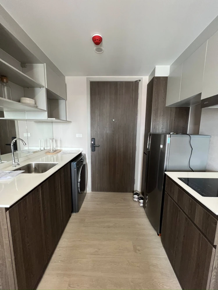 For rent: Nue Cross Khu Khot Station, ready to move in, spacious and comfortable room, hurry and reserve now.