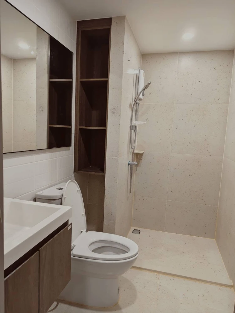 For Rent ️Nue Cross Khu Khot Station. Ready to move in, fully furnished with appliances. Affordable price. You don't want to miss this!
