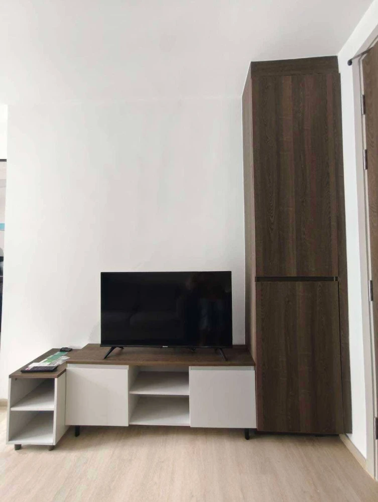Studio apartment for rent near Nue Cross Khu Khot Station. Fully furnished with appliances and garden view. Book now!