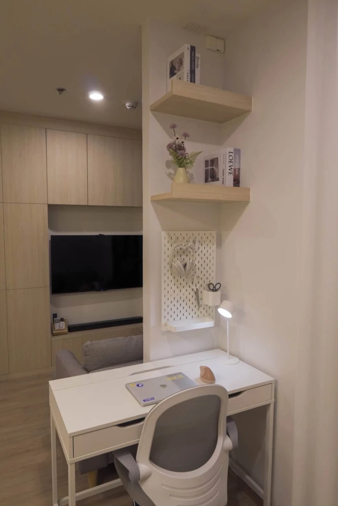 For Rent: NUE DISTRICT R9, 40th Floor (top floor). Fully furnished with built-in furniture; ready to move in.