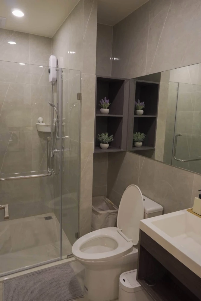 For Rent: NUE DISTRICT R9, 40th Floor (top floor). Fully furnished with built-in furniture; ready to move in.