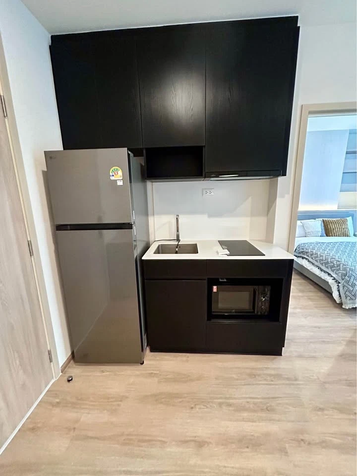 For rent: Nue District R9, corner unit with beautiful view, wallpapered throughout, fully furnished. Just bring your bags and move in!