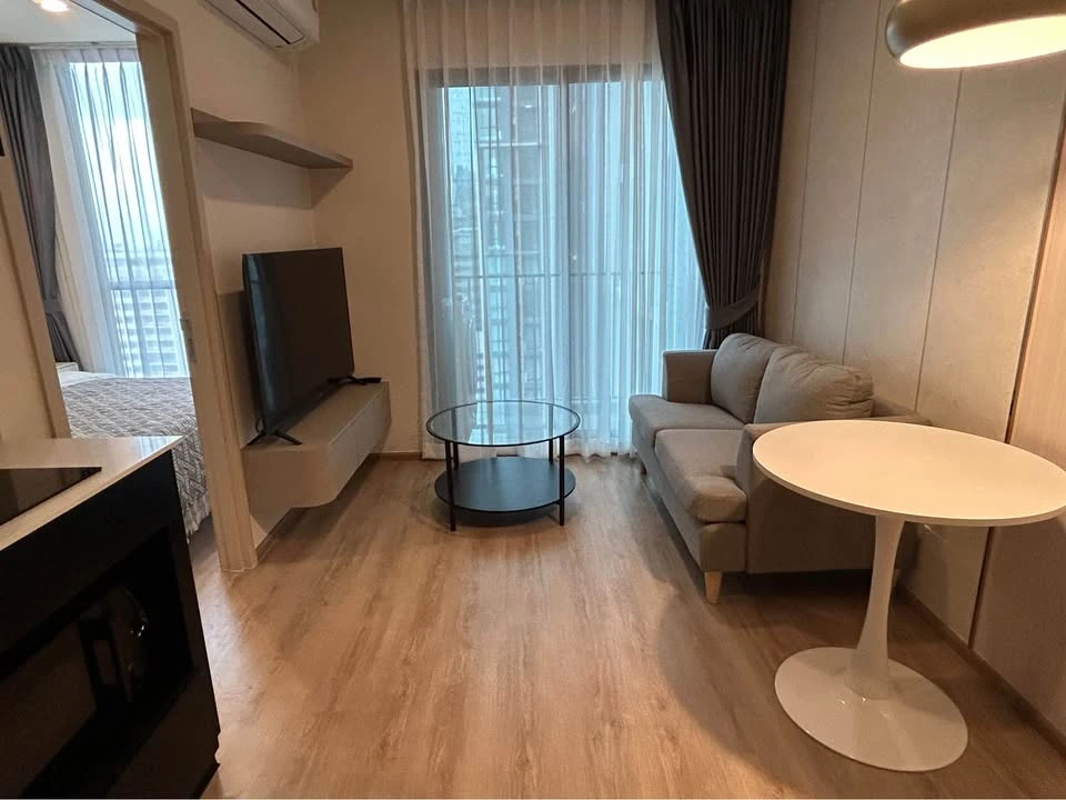 For rent: Nue District R9, corner unit with beautiful view, wallpapered throughout, fully furnished. Just bring your bags and move in!