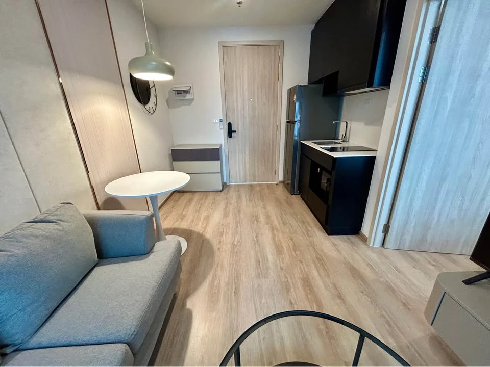 For rent: Nue District R9, corner unit with beautiful view, wallpapered throughout, fully furnished. Just bring your bags and move in!