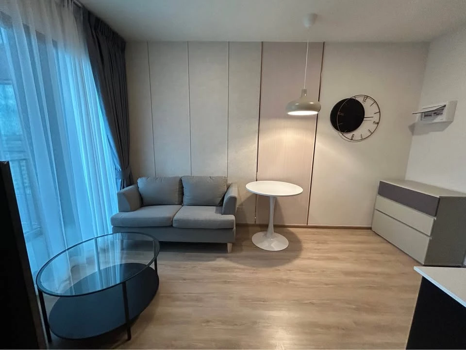 For rent: Nue District R9, corner unit with beautiful view, wallpapered throughout, fully furnished. Just bring your bags and move in!