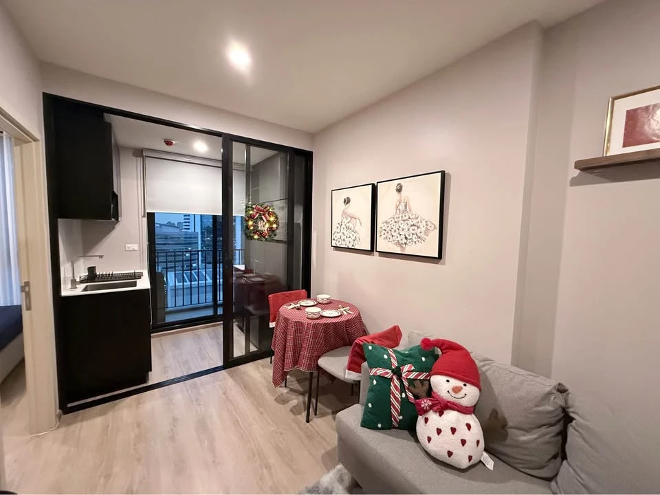 For rent: Nue District R9, 26th floor, very high floor. Fully furnished, very stylish. Grab it while you can!