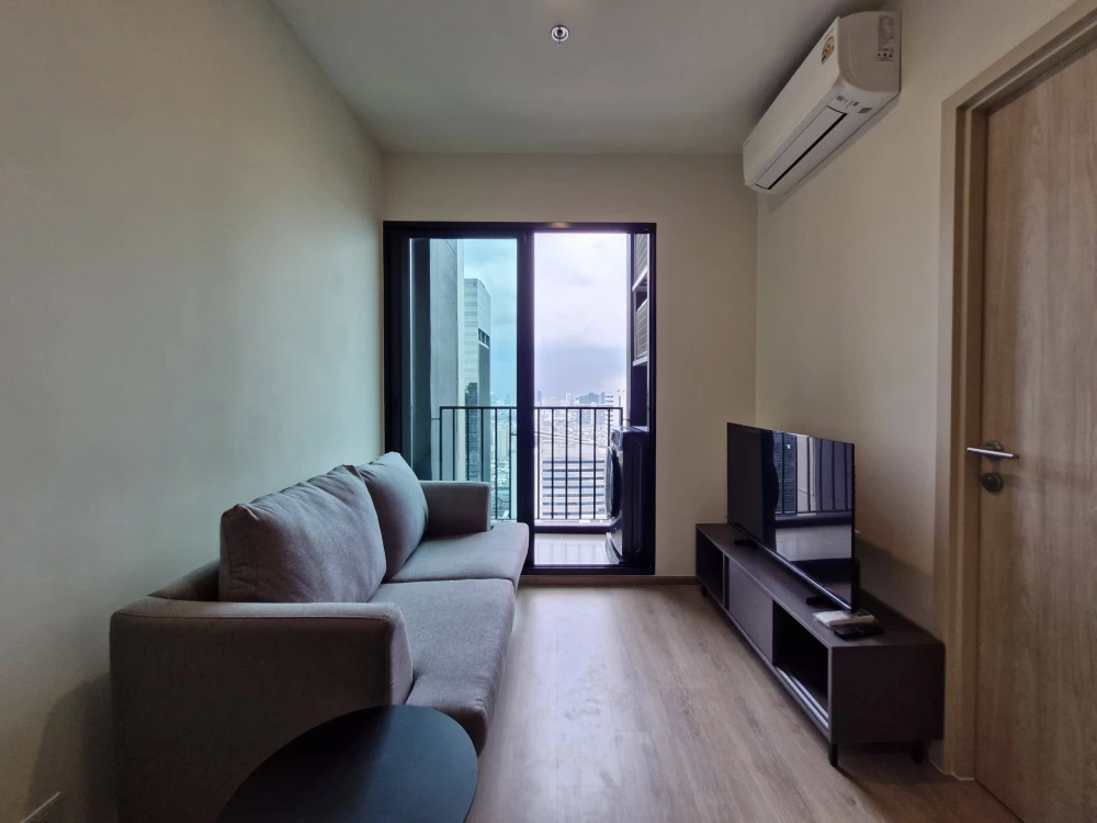 For rent: Nue District R9, Building N, 34th floor. High floor, unobstructed view. Fully furnished with appliances. Book now!