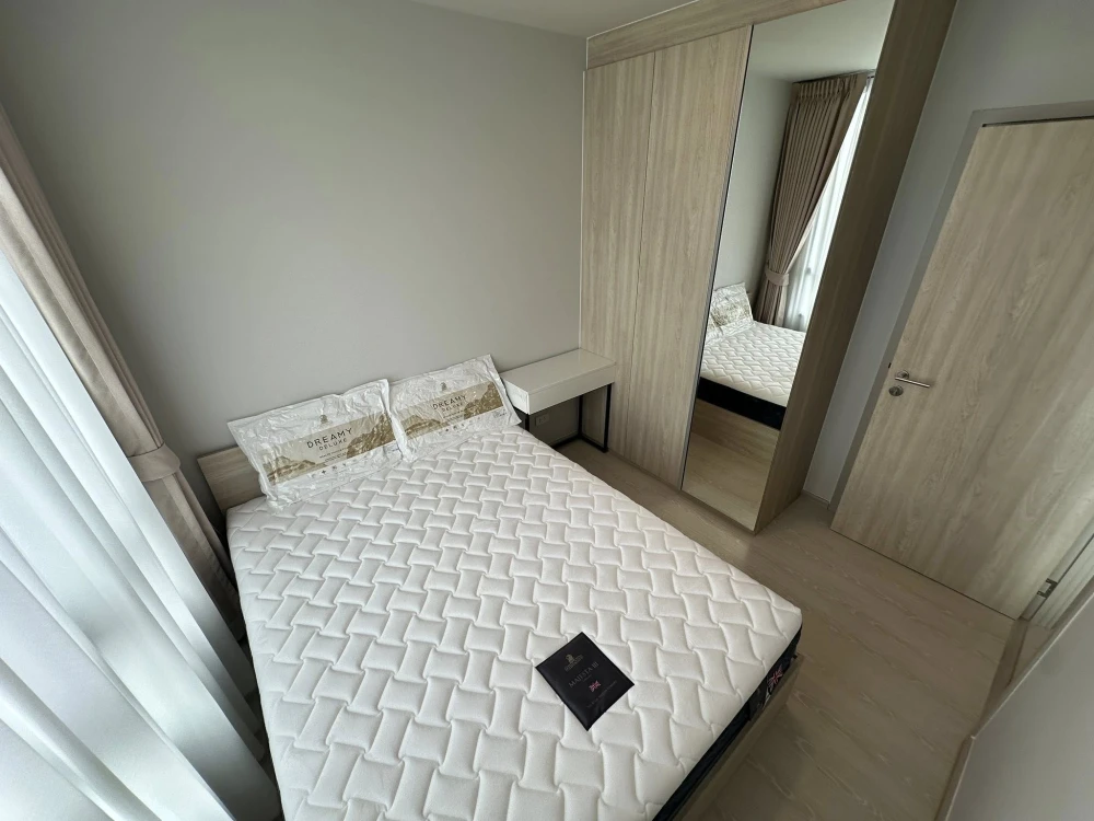 For rent: Nue Mega Plus Bangna, 2 bedrooms, very high floor, beautiful city view, fully furnished + appliances, ready to move in immediately.