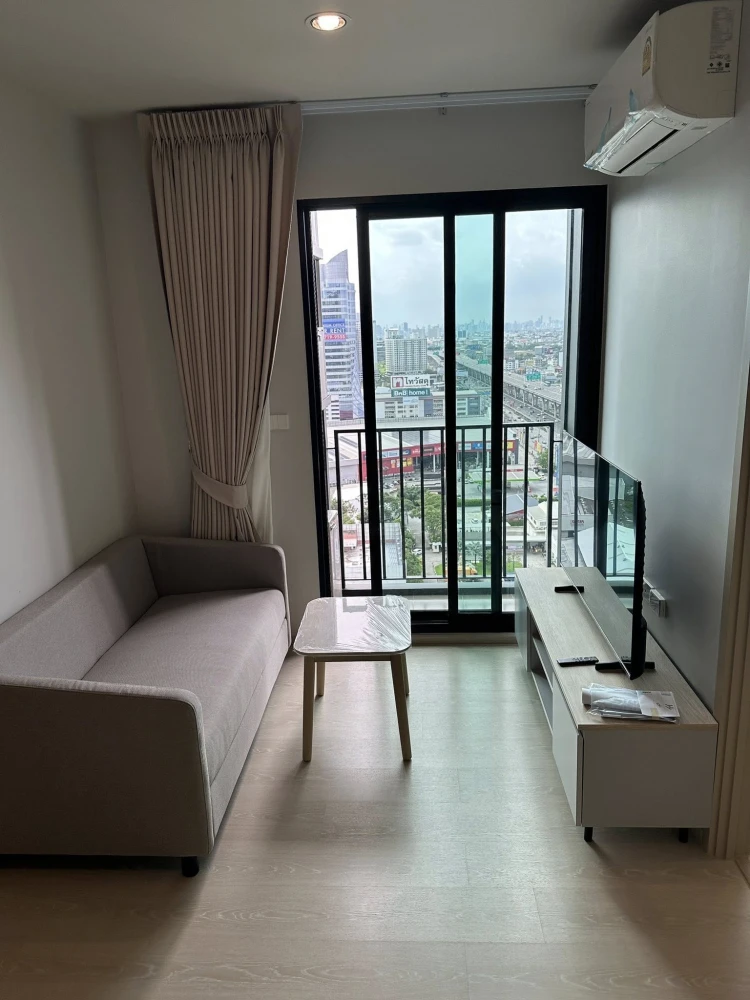For rent: Nue Mega Plus Bangna, 2 bedrooms, very high floor, beautiful city view, fully furnished + appliances, ready to move in immediately.