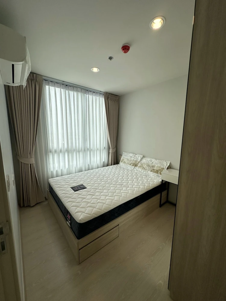 For rent: Nue Mega Plus Bangna, 2 bedrooms, very high floor, beautiful city view, fully furnished + appliances, ready to move in immediately.