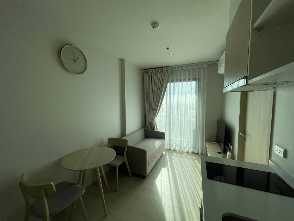 For rent: Nue Mega plus Bangna, very high floor, stunning city view, fully furnished, convenient and uninterrupted living