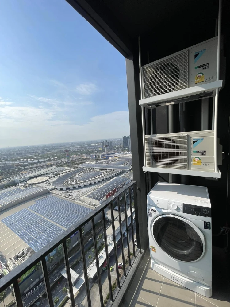 For rent: Nue Mega plus Bangna, very high floor, stunning city view, fully furnished, convenient and uninterrupted living