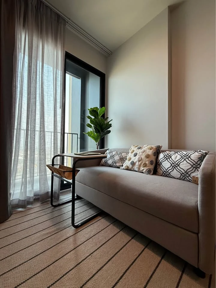 For rent: Nue Mega Plus Bangna, very good location, not hot all day, very high floor, beautiful view, can't miss it.