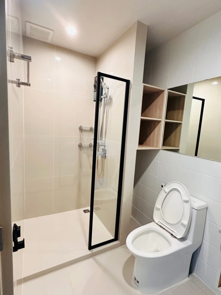 For rent: Nue Mega Plus Bangna, Mega Bangna view, nice wallpaper, very auspicious room number, interested, reserve now.