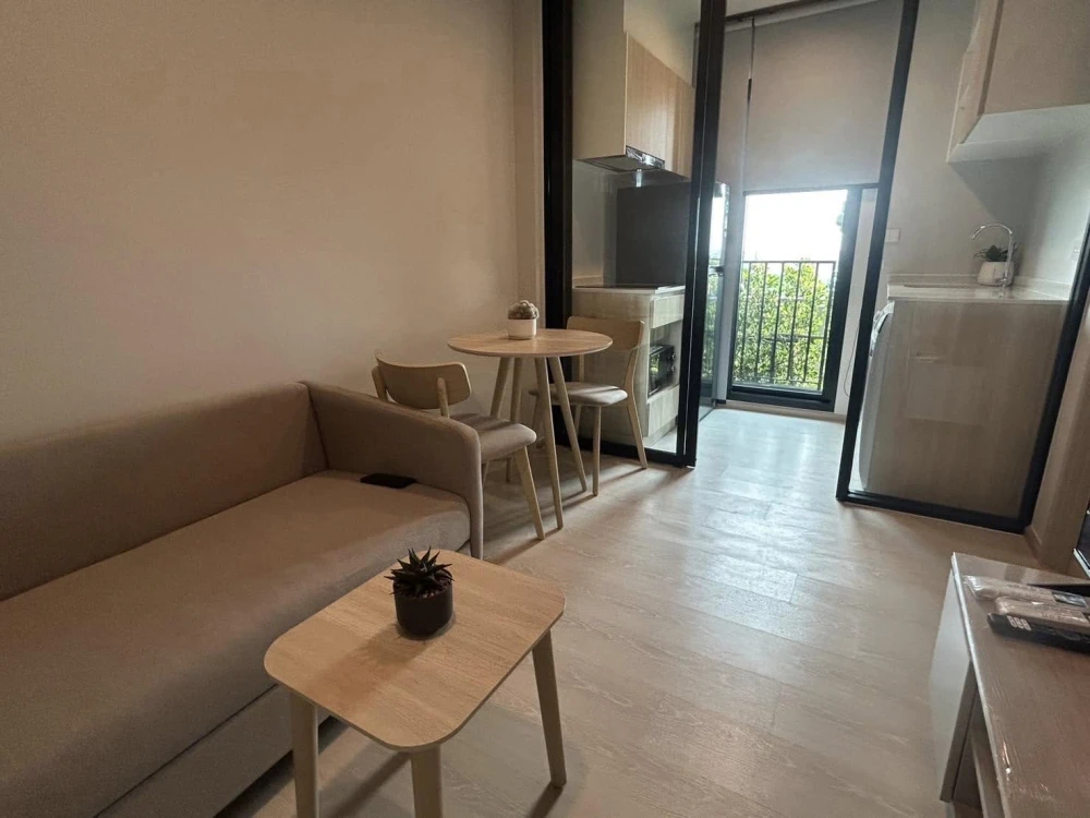 For rent: Nue Mega Plus Bangna, a nice room, complete with furniture and appliances, just come and move in.