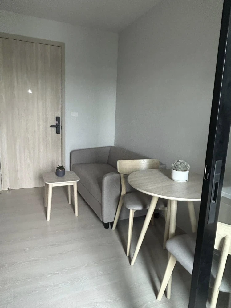 For rent: Nue Mega Plus Bangna, a nice room, complete with furniture and appliances, just come and move in.