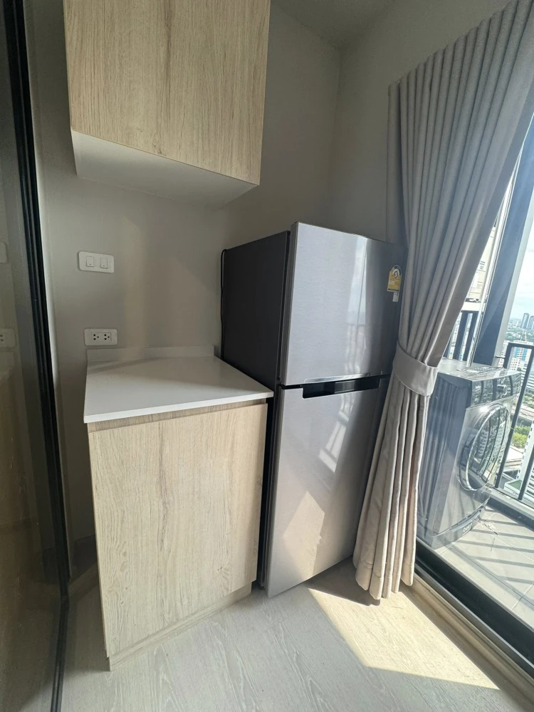 For rent: NUE Noble Ngamwongwan, 1 bedroom, 1 bathroom, fully furnished, just bring your bags and move in.