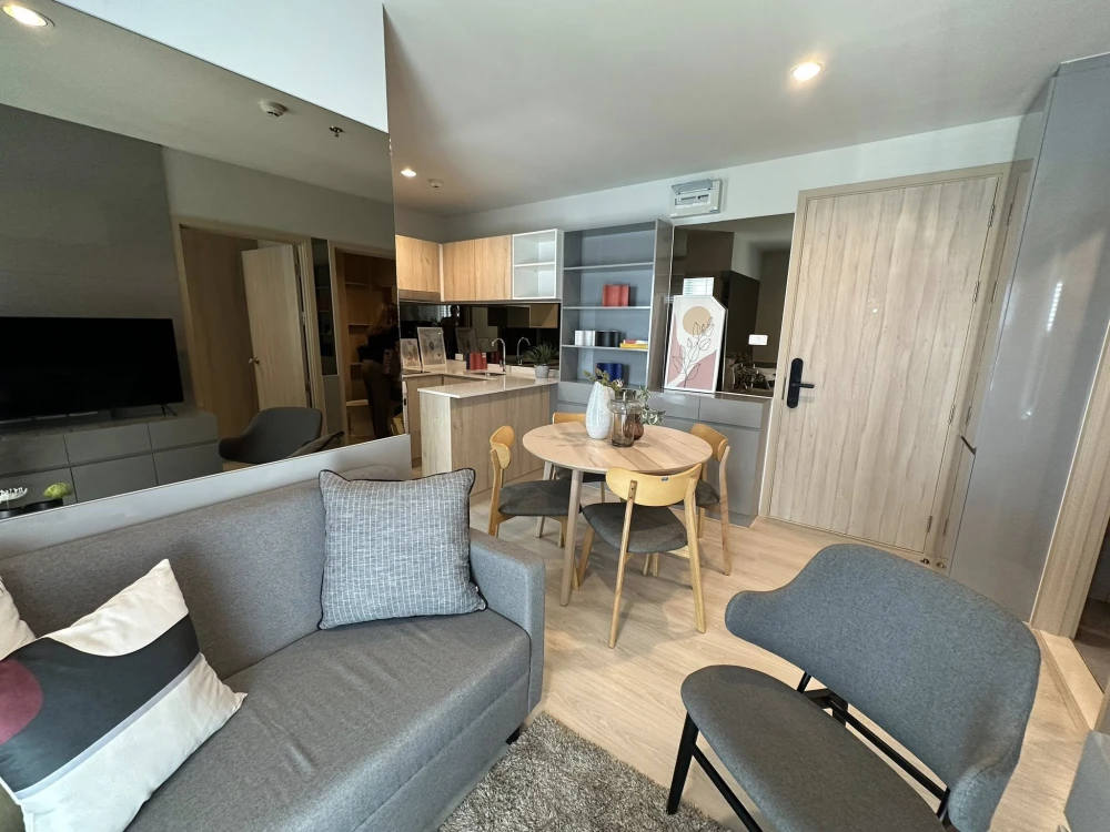 For Rent: Nue Noble Ngamwongwan. Good news for those waiting for a beautiful 2-bedroom, 1-bathroom unit with built-in furniture and complete appliance