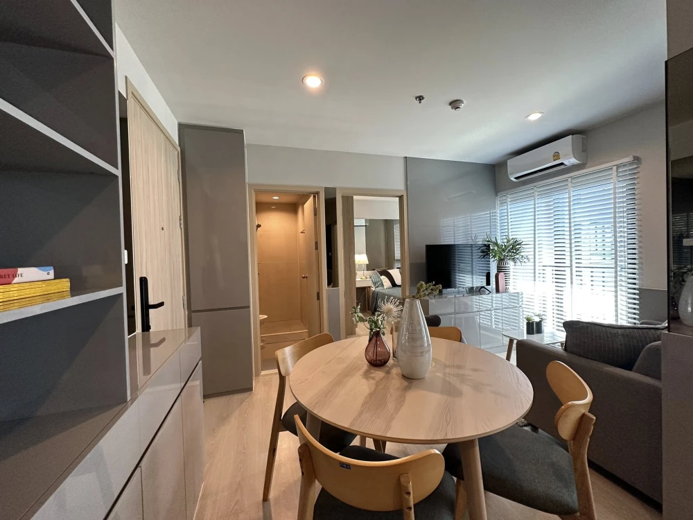 For Rent: Nue Noble Ngamwongwan. Good news for those waiting for a beautiful 2-bedroom, 1-bathroom unit with built-in furniture and complete appliance