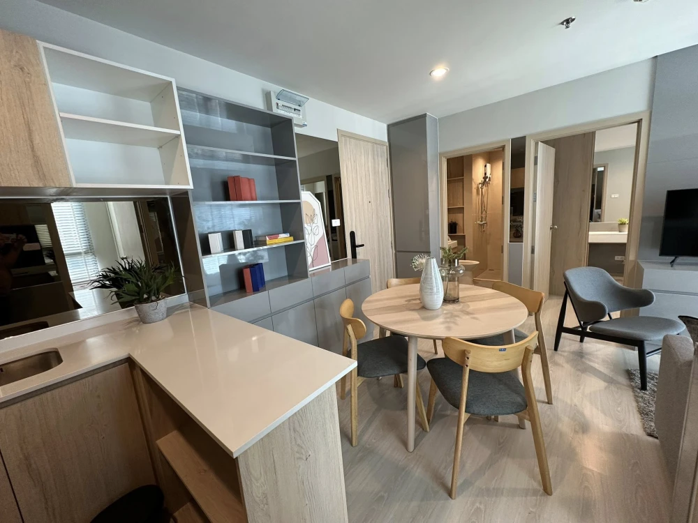 For Rent: Nue Noble Ngamwongwan. Good news for those waiting for a beautiful 2-bedroom, 1-bathroom unit with built-in furniture and complete appliance
