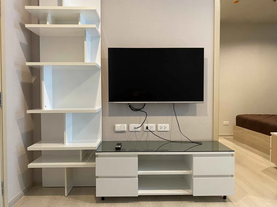 For rent: Nue Noble Ngamwongwan, ready-to-move-in unit, high floor, corner unit. Book now, don't miss out!+++