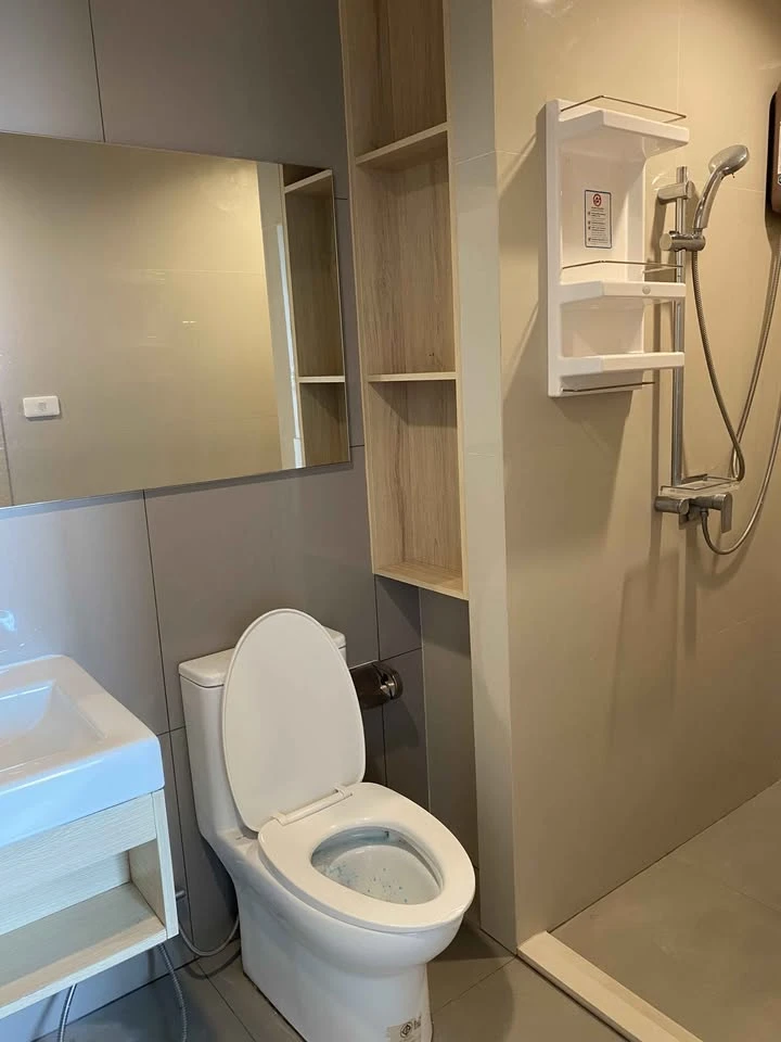 For rent: Nue Noble Ngamwongwan, ready-to-move-in unit, high floor, corner unit. Book now, don't miss out!+++