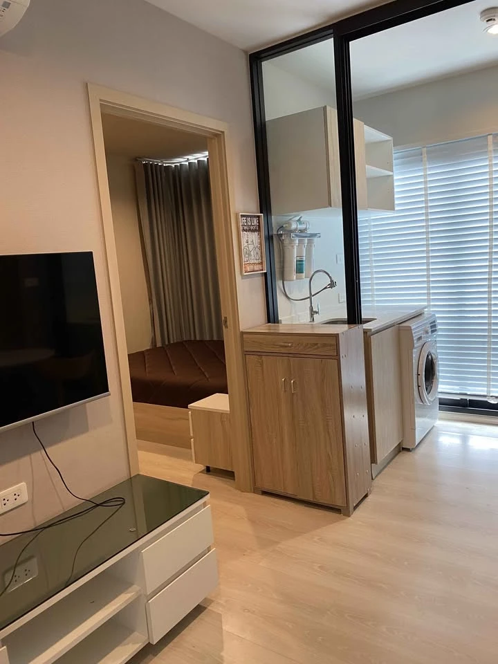 For rent: Nue Noble Ngamwongwan, ready-to-move-in unit, high floor, corner unit. Book now, don't miss out!+++