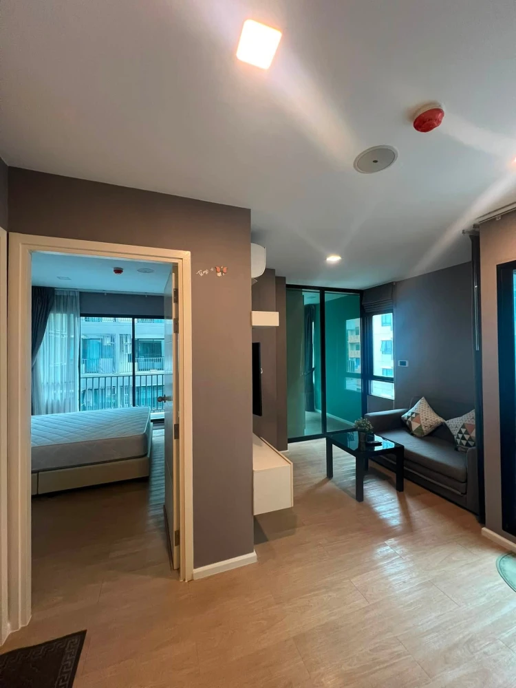For rent: NUE Noble Ratchada-Ladprao, a lovely unit on the 14th floor, fully furnished. Don't miss this great opportunity!