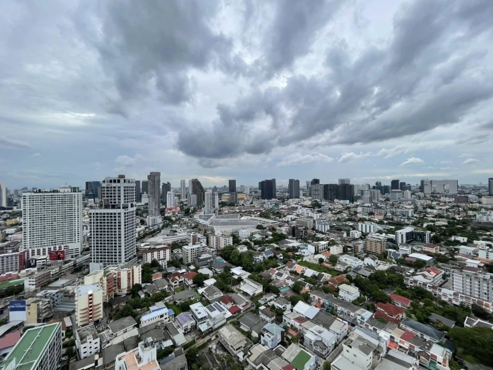 For rent: NUE Noble Ratchada-Ladprao, ready to move in, 34th floor, amazing view. You must hurry and reserve.