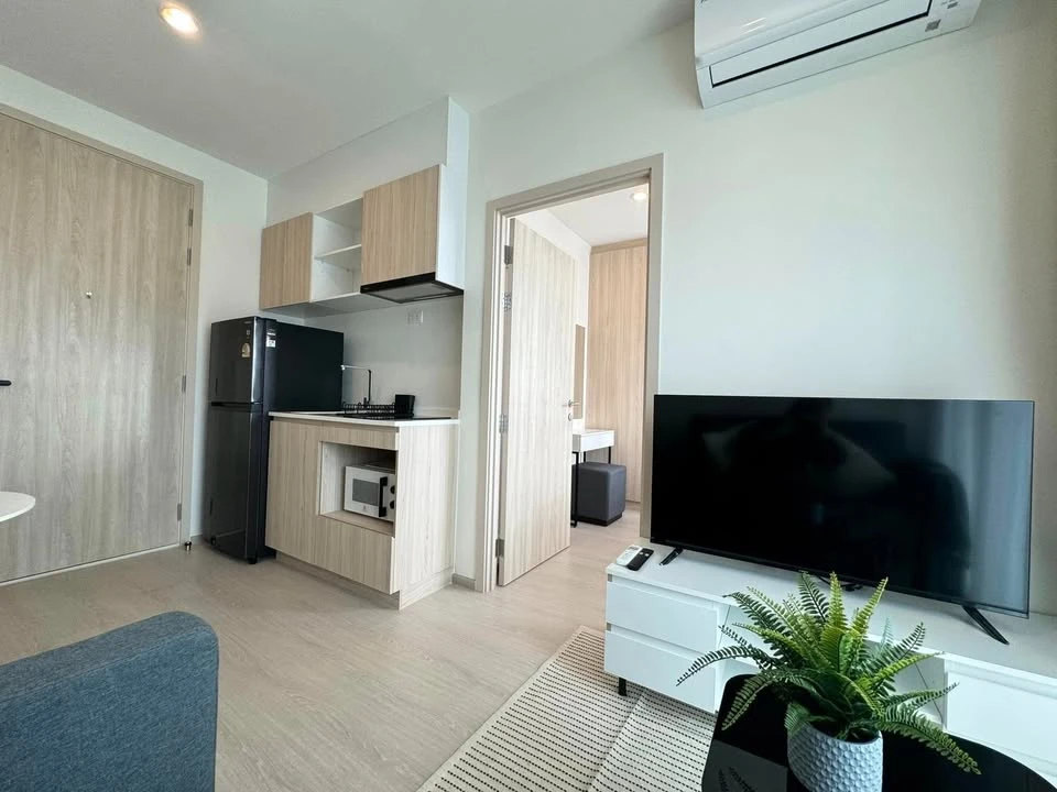 For rent: NUE Noble Ratchada-Ladprao, fully furnished room, ready to move in, complete with amenities. Hurry and reserve now!
