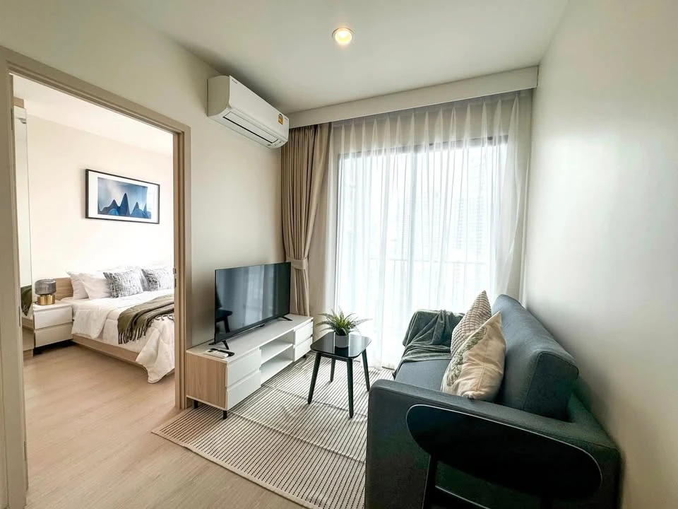 For rent: NUE Noble Ratchada-Ladprao, fully furnished room, ready to move in, complete with amenities. Hurry and reserve now!