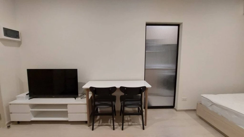 For rent Nue Noble Ratchada-Latphrao, 14th floor, high view, affordable price. Hurry and reserve before you miss out.