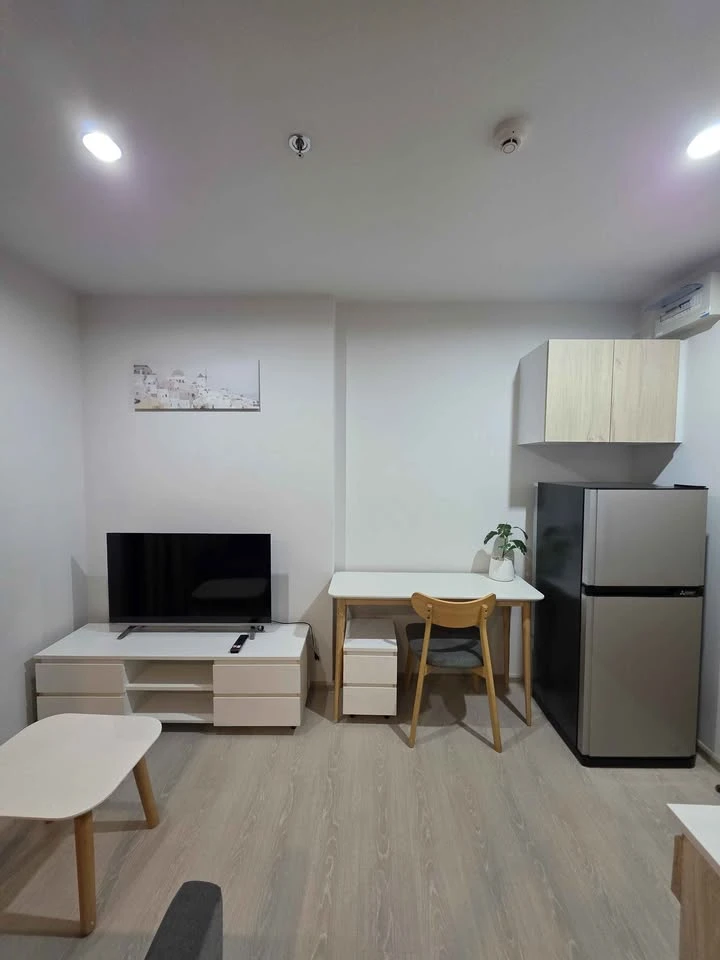 For rent, Nue Noble Ngamwongwan, 21st floor, beautiful view, cheap price, convenient, complete here. If you miss it, you will regret it.