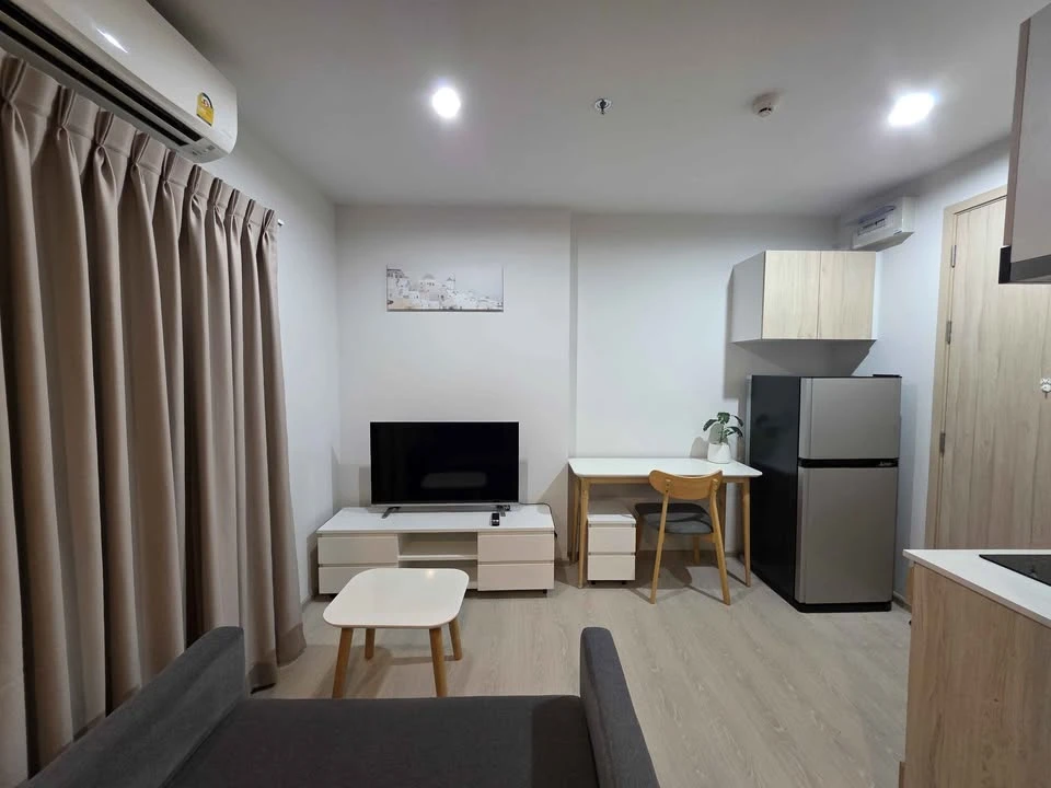 For rent, Nue Noble Ngamwongwan, 21st floor, beautiful view, cheap price, convenient, complete here. If you miss it, you will regret it.
