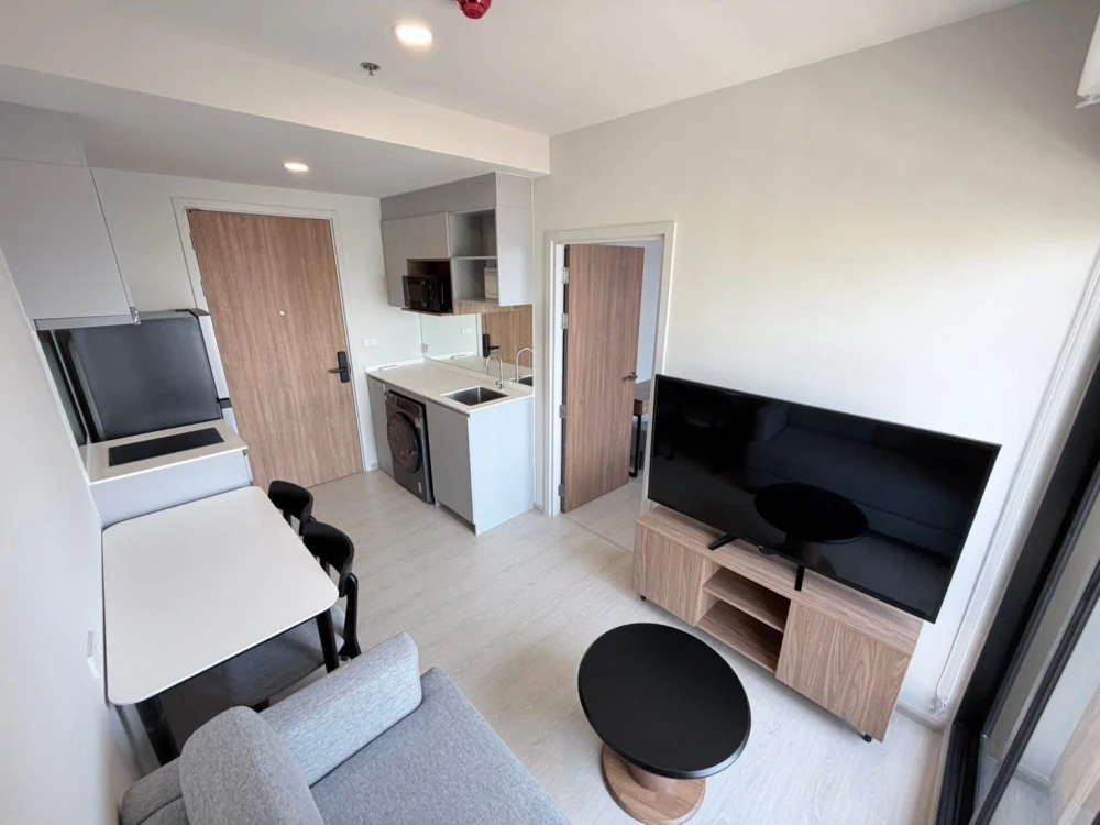 For rent: NUE RIVEREST Ratburana, 31st floor, stunning Chao Phraya River view. Fully furnished with appliances, ready to move in. Book now!