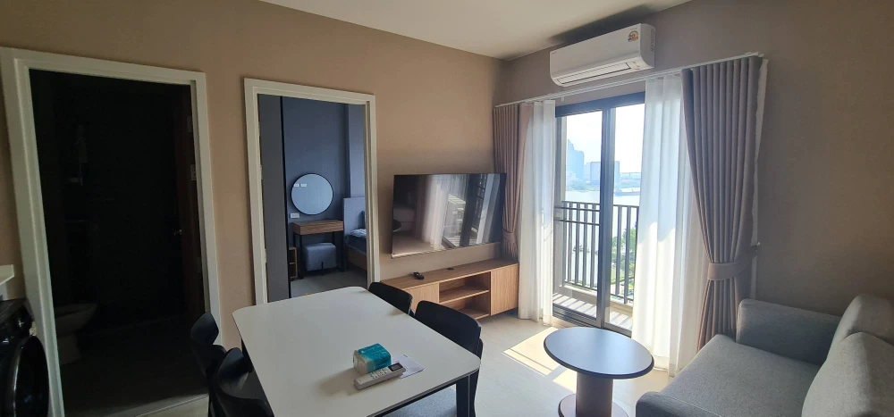 For rent: NUE RIVEREST Ratburana, ready-to-move-in unit with furniture and appliances. Book now! Don't miss out! +++