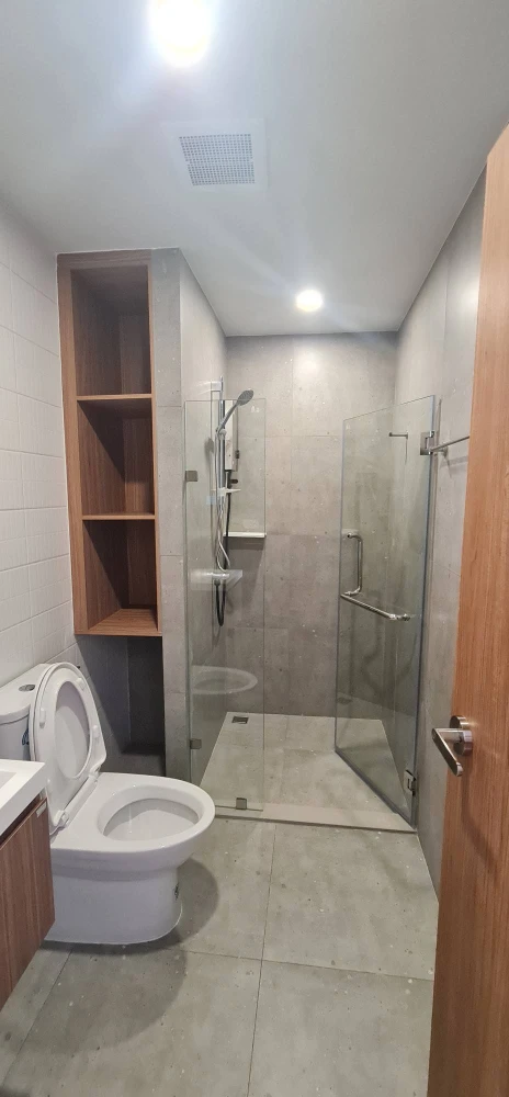 For rent: NUE RIVEREST Ratburana, ready-to-move-in unit with furniture and appliances. Book now! Don't miss out! +++