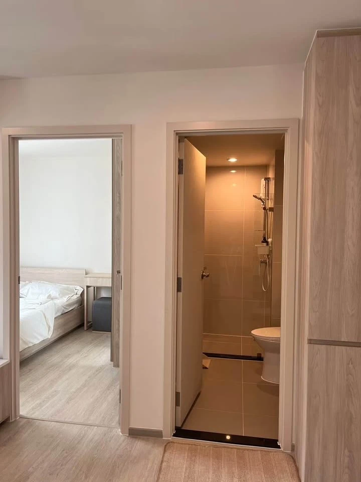 Two-bedroom apartment for rent at NUE Z-SQUARE Suan Luang Station, fully furnished. Book now!