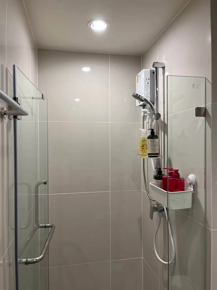 Two-bedroom apartment for rent at NUE Z-SQUARE Suan Luang Station, fully furnished. Book now!