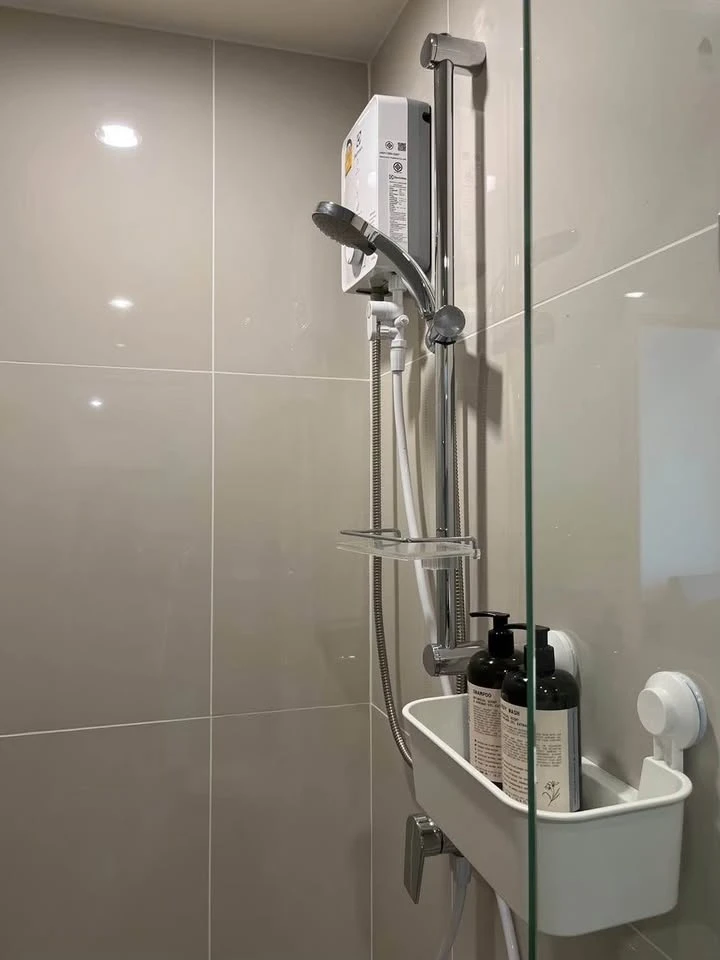 Two-bedroom apartment for rent at NUE Z-SQUARE Suan Luang Station, fully furnished. Book now!
